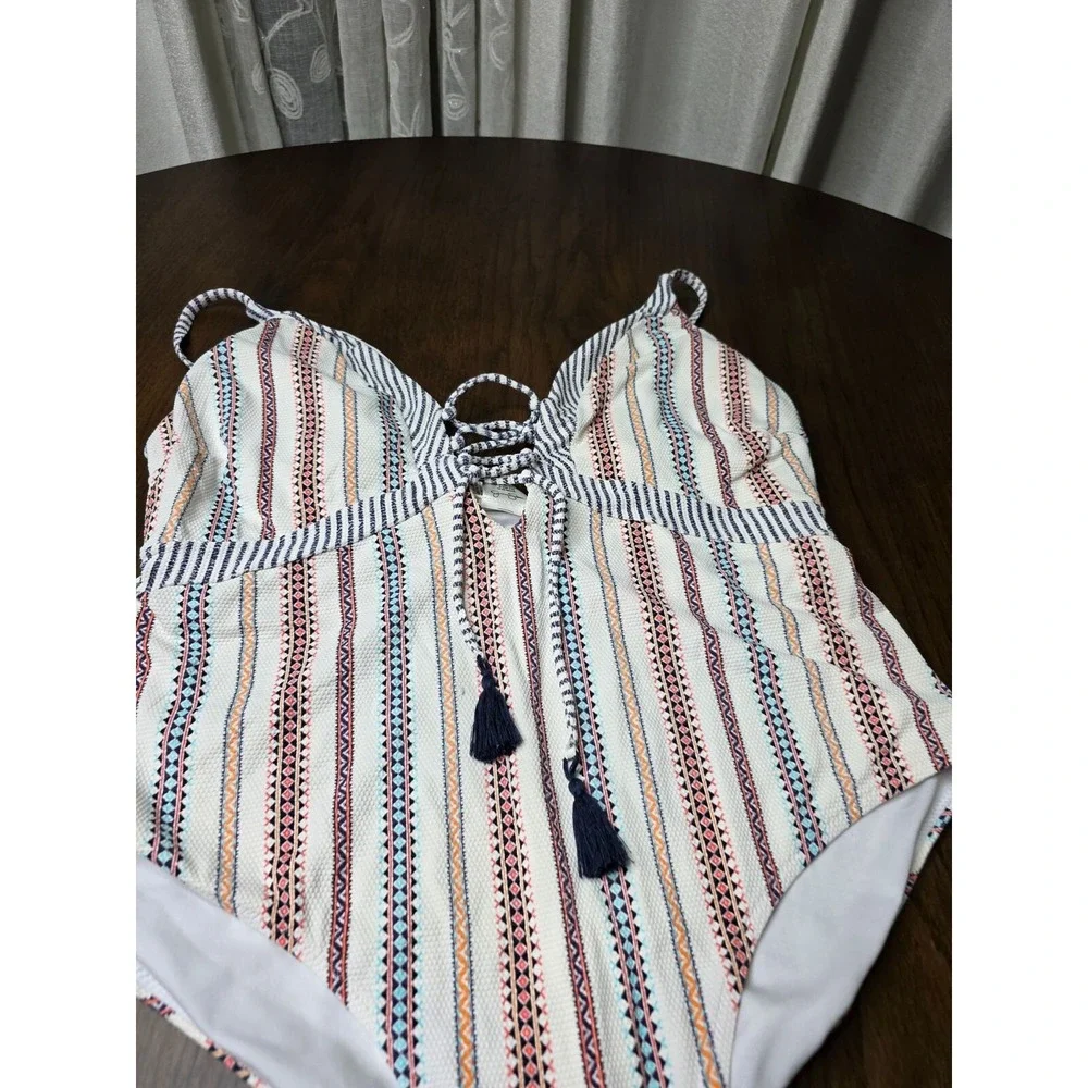 Jessica Simpson Aztec Boho Front Lace-Up One-Piece Swimsuit Size.  XL H3